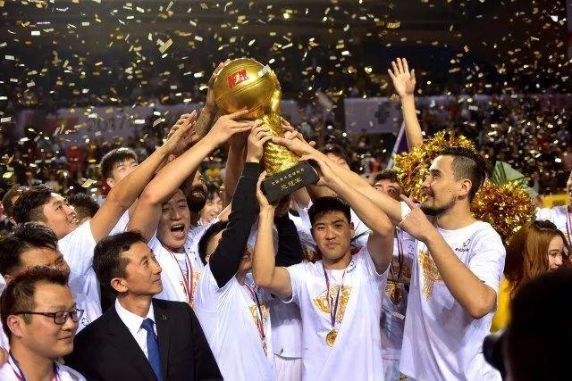 东契奇缺阵独行侠险胜雷霆 步行者力克热火